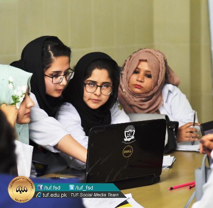 SCHOOL OF OPTOMETRY WON 3RD POSITION IN MEDICAL RESEARCH POSTER COMPETITION